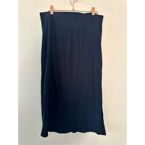 Ingrid & Isabel Maternity Black Ribbed Knit Skirt Size Medium NWOT - Picture 4 of 5